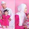 10 Potret Terbaru Keluarga Kartika Puteri dengan 2 Anak, Pamer Keharmonisan dengan Outfit Serba Pink