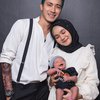 Evan Marvino Jalani Pemotretan Bareng Istri dan Anak, Netizen Sebut Satu Keluarga Kece Semua