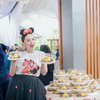 Deretan Potret Zaskia Gotik di Pesta Ulang Tahun Anak, Bergaya Imut Kenakan Bando Mickey Mouse