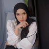 Deretan Potret Cita Citata yang Hobi Kenakan Hijab Hitam, Tampil Cetar dan Paripurna 
