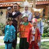 10 Potret Bhaj Kama Anak Zaskia Adya Mecca Kenakan Baju Khas Jawa, Menggemaskan dan Lucu Maksimal