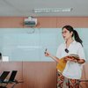 Elegan dan Penuh Wibawa, Ini 10 Potret Dian Sastro Saat Jadi Dosen di Universitas Indonesia