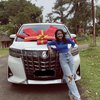 Makin Tenar di Dunia Hiburan, Ini Potret Perjalanan Karier Sandrinna Michelle yang Sukses Beli Mobil Alphard di Usia 14 Tahun