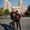 Jalan-Jalan sampai Gendong-gendongan, Ini 11 Potret Kemesraan Darius Sinathrya dan Donna Agnesia Liburan di New York