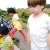 Potret Koa Anak Celine Evangelista Masuk PAUD di Desa, Main di Sawah Bareng Teman Disebut Akamsi Sampai Bule Nyasar