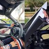 9 Potret Farah Quinn Antar-Jemput Anak Pakai Mobil Sport McLaren Senna, Kece Banget!