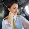 10 Potret April Evelyn, Pilot Wanita yang Cantik Banget, Pesonanya Bikin Pengen Terbang Keliling Dunia Bersama