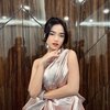 Akhirnya Ganti Profile Picture Instagram, Ini Potret Fuji Tampil Cantik dengan Gaun Peach Mengkilap