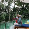 Potret Liburan Citra Kirana dan Rezky Aditya di Bali, Baby Athar Nontonin Mama Papa Bermesraan dari Pinggir Kolam