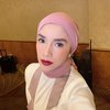 Glowing Bak ABG, Ini Deretan Potret Selfie Ussy Sulistiawaty yang Cantiknya Unlimited