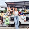 Deretan Potret Keseruan Awkarin Vakansi ke Thailand Bareng Sahabat, Tuai Kritik Saat Makan di Resto Mie Babi
