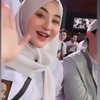 Pesona Margin Wieheerm Tampil Imut Pakai Seragam SMA dan Hijab, Manis Banget!