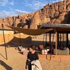 11 Potret Vidi Aldiano dan Sheila Dara Liburan di Arab Saudi, Berenang dan Bersepeda Dikelilingi View Cantik