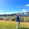 9 Potret Ussy Sulistiawaty Jalan-jalan Menikmati Pemandangan Australia, Outfitnya Kece Bak ABG!
