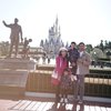 10 Potret Liburan Keluarga Sandra Dewi ke Disneyland Jepang, Paras Ganteng Suaminya Bikin Netizen Salfok