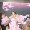 Janda Menawan Ini Potret Perayaan Ulang Tahun Angel Karamoy, Gemes Gunakan Gaun Pink Mini Bulu-Bulu