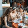 11 Potret Perayaan Ulang Tahun Jessica Iskandar di Rumah Barunya, Bergaya Ala 80-an Pakai Gaun Punggung Terbuka