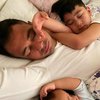 Deretan Potret Rayyanza Tidur Bareng Rafathar, Duo Ganteng yang Super Gemes