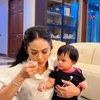 Suapi Baby Ameena Kopi, Ini Deretan Potret Krisdayanti yang Jadi Sorotan Tuai Pro Kontra Netizen