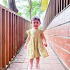 10 Potret OOTD Baby Chloe Anak Asmirandah dan Jonas Rivanno, Lucu dan Gemesin Banget!