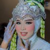 Potret Beda Make Up Pernikahan Pilihan Sendiri VS Tetangga, Netizen Ikut Kesel Kenapa Nurut Banget