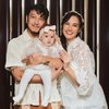 Deretan Family Potrait Nadine Chandrawinata dan Dimas Anggara, Pesona Baby Djiwa Curi Perhatian