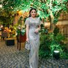 7 Potret Ashanty Tampil Glamor dengan Dress Bling-Bling, Penampilannya Disebut Mirip Boneka Hidup