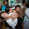  Deretan Potret Ulang Tahun Reza Rahadian Bareng Prilly Latuconsina, Peluk Cium Mesra Bak Sedang Kasmaran