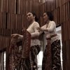 Merasa Lebih Tenang, Ini 7 Potret Ariel Tatum saat Belajar Tarian Tradisional Yogyakarta