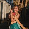 Anggun Banget, Ini 7 Potret Cantik Marion Jola Tampil dengan Kebaya Fullcolor