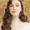 10 Potret Cantik Grace Caroline Currey, Bintang Film Shazam yang Curi Perhatian Penonton