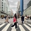 Potret Kece Donna Harun Liburan di Jepang, Nenek-Nenek Cucu 4 Gaya Tetap ABG