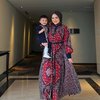 Diajak Kerja, Ini Potret Gemas Baby Adzam yang Ikut Nathalie Holscher Fashion Show Jadi Model Baju Lebaran