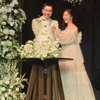 Potret Bucin Lee Seung Gi dan Lee Da In Selama Pesta Pernikahan, Nempel Terus Nih Kayak Perangko!