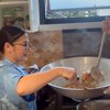 10 Momen Prilly Latuconsina Masak 300 Porsi untuk Anak Panti, Tuai Banyak Pujian dari Netizen