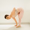 Potret Cantik dan Bugar Monica Pramudita Guru Yoga Berlisensi RYT 500 yang Konsisten Mengajar Ashtanga
