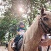 Potret Ukkasya Anak Zaskia Sungkar dan Irwansyah Tampil Gemas saat Naik Kuda, Netizen Auto Terpana