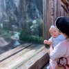 Potret Gemas Baby Sanne Anak Dea Ananda saat Pertama Kali Diajak Liburan ke Kebun Binatang
