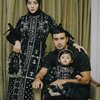 Pemotretan Ali Syakieb dan Margin Wieheerm Bareng Guzelim, Satu Keluarga Bener-Bener Cakep Semua!