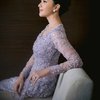 10 Potret Penampilan Jessica Mila di Prosesi Mangain, Memesona Pakai Kebaya dan Kain Songket Mewah
