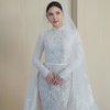 Anggun Banget, Ini 10 Artis yang Tampil Cantik dengan Gaun Tertutup saat Menikah