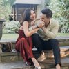 Disebut Couple Goals, Potret Mesra Nana Mirdad dan Andrew White Rayakan Anniversary Pernikahan ke-17 Auto Bikin Baper Berjamaah