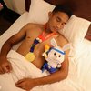 Tidur Nyenyak! Ini Deretan Potret Pemain Timnas Sepak Bola Indonesia Tidur Sambil Kalungkan Medali Emas Sea Games!
