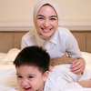 Potret Citra Kirana Bareng Athar, Pesona Ganteng Sang Putra Sukses Pukau Netizen