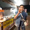 10 Potret Nagita Slavina Borong Jajanan Pinggir Jalan di Jepang, Bikin Ngiler!