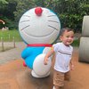 10 Potret Rayyanza Girang Bertemu Doraemon, Gemasnya Saingan!