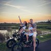 Potret Keluarga Jessica Iskandar dan Vincent Verhaag Santai Bersepeda, Full Senyum Nikmati Sunset