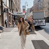 Tampil Kenakan Crop Top, Ini 10 Potret Liburan Aaliyah Massaid di New York