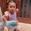 Baru Berusia 1 Tahun tapi Udah Mulai Belajar, Ini Potret Baby Xarena Anak Siti Badriah yang Mulai Sekolah