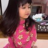 Potret Zunaira Anak Syahnaz Sadiqah dengan Rambut Lurus Berkilau, Dibilang Cocok Jadi Bintang Iklan Shampo